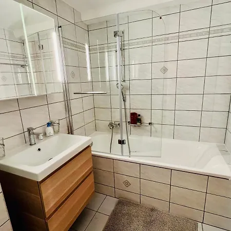 Renovated Flat In Center Of The Village *